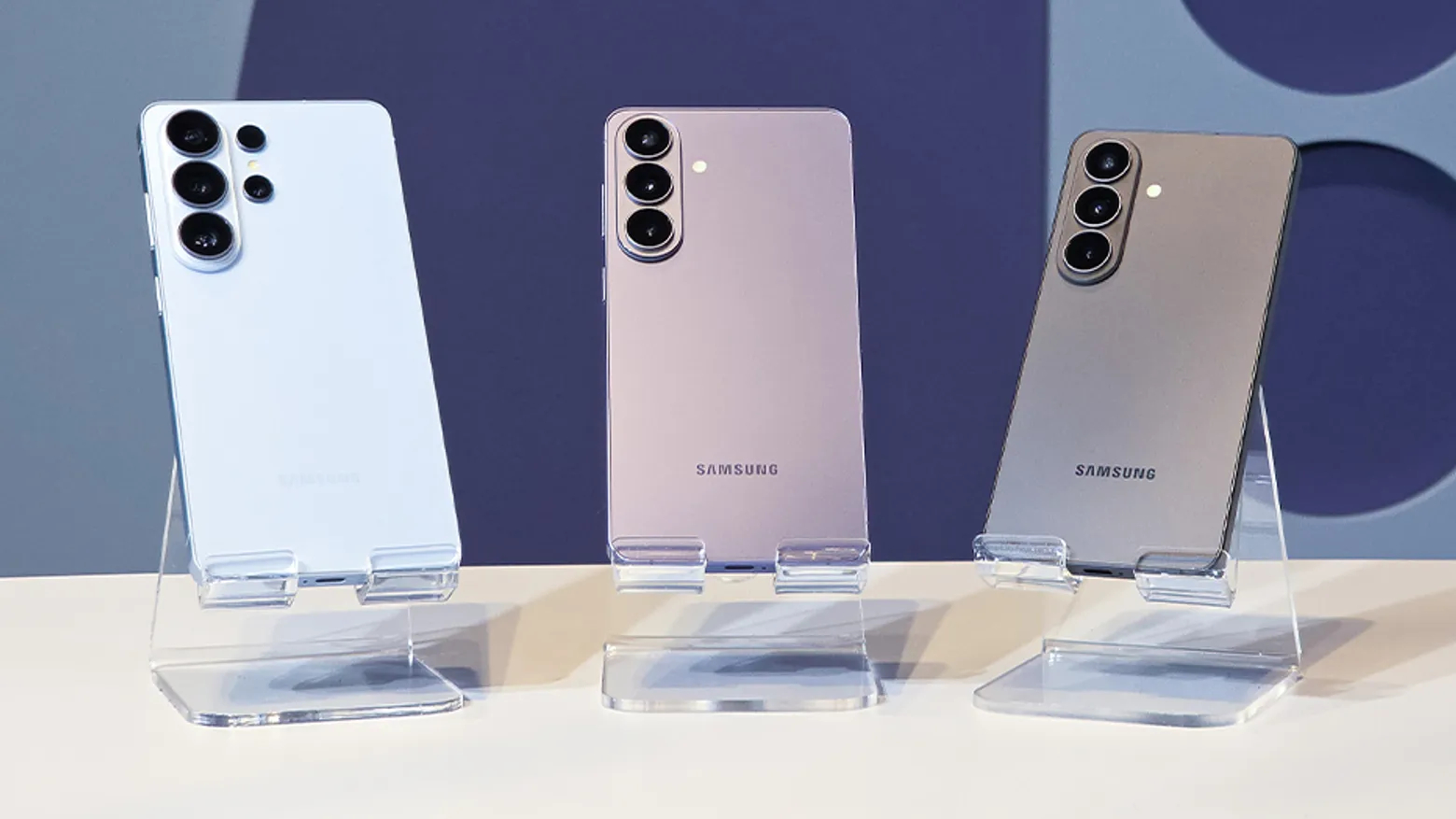 Samsung Acknowledges Display Issues with Galaxy S26 Ultra, Software Fix in Development